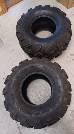 nr 20 2 stk bakdekk selges samlet OUTLET!